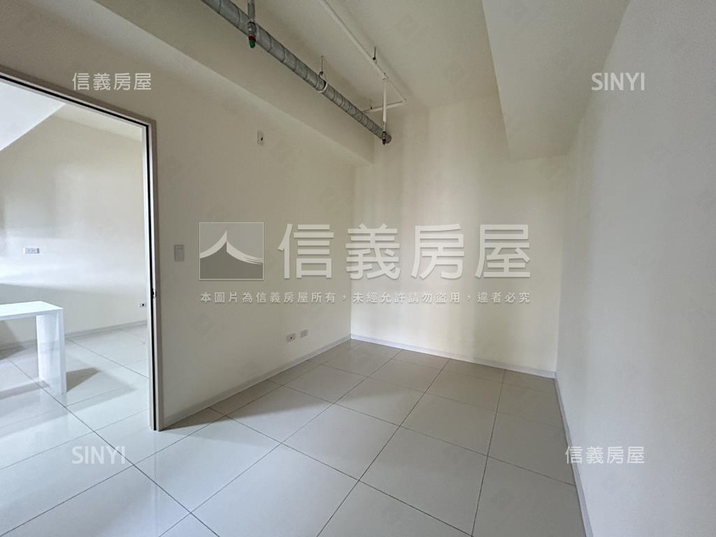 近惠文市政１號院三房平車房屋室內格局與周邊環境
