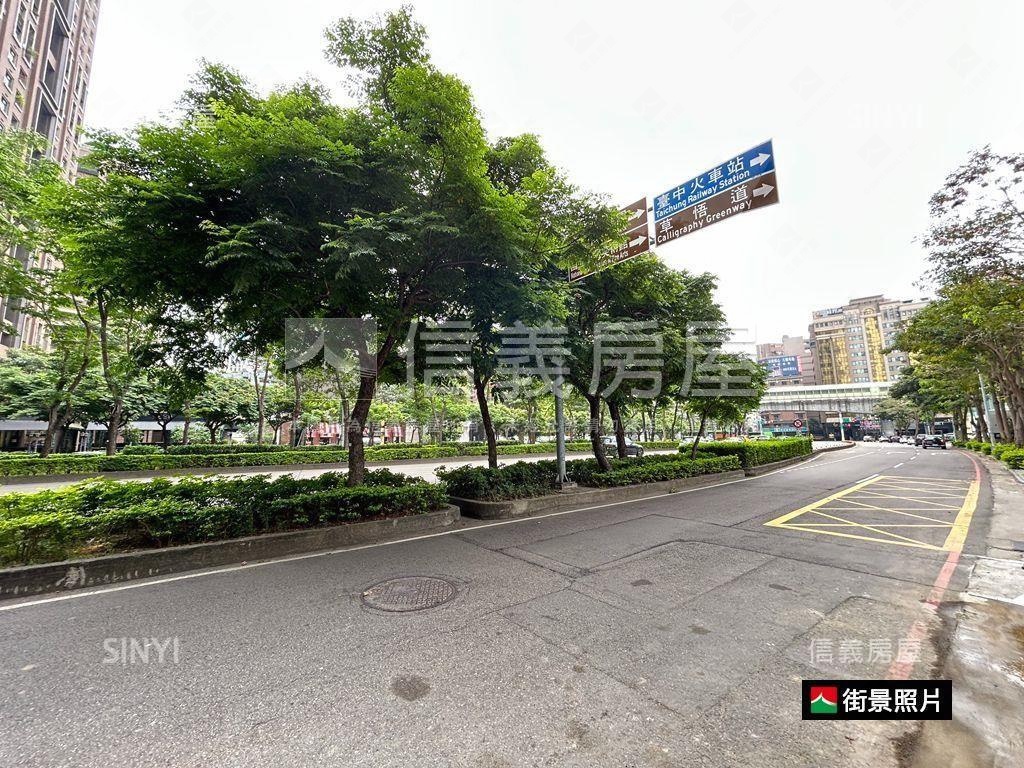 近惠文市政１號院三房平車房屋室內格局與周邊環境