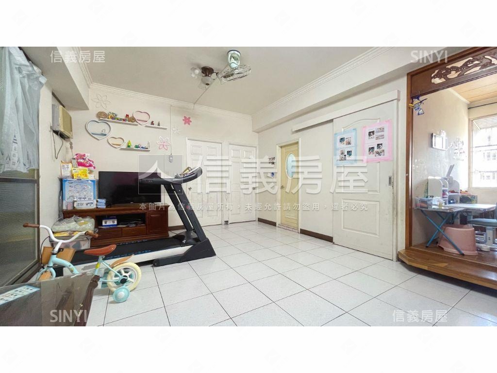 西屯電梯方正三房衛浴開窗房屋室內格局與周邊環境