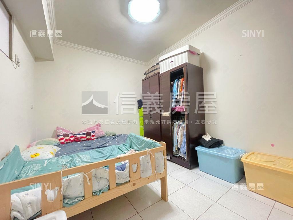 西屯電梯方正三房衛浴開窗房屋室內格局與周邊環境