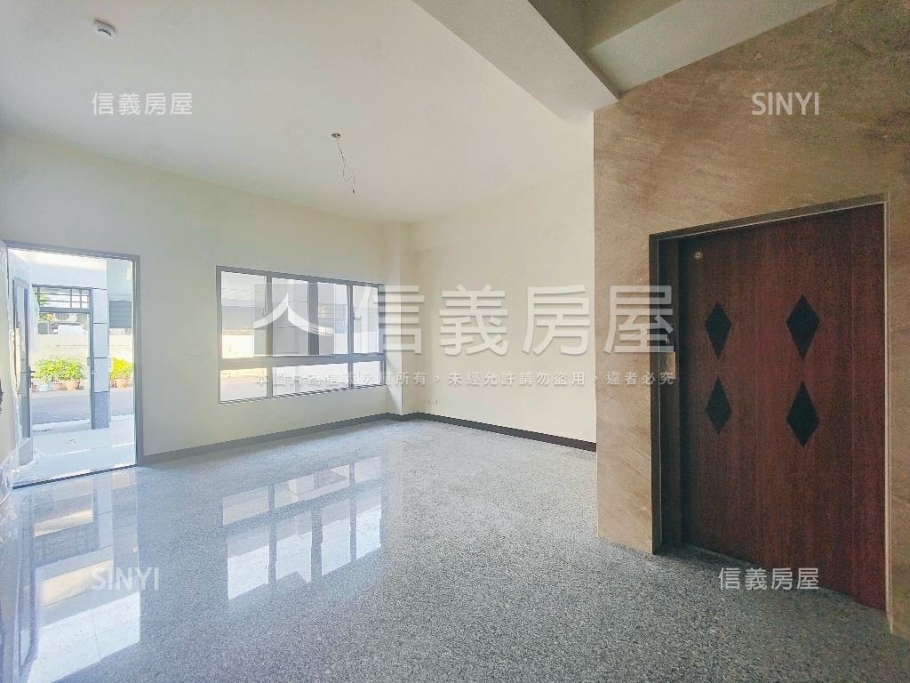 新光商圈臨路電梯美墅房屋室內格局與周邊環境