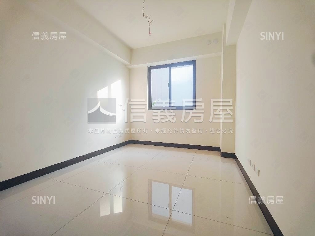 新光商圈臨路電梯美墅房屋室內格局與周邊環境