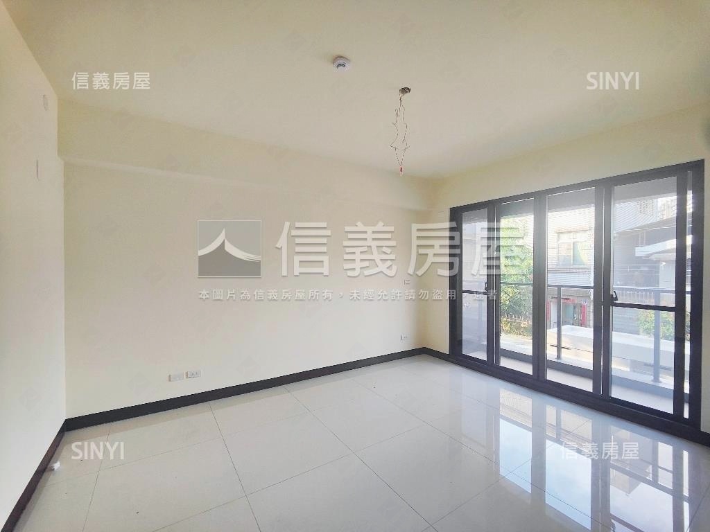 新光商圈臨路電梯美墅房屋室內格局與周邊環境