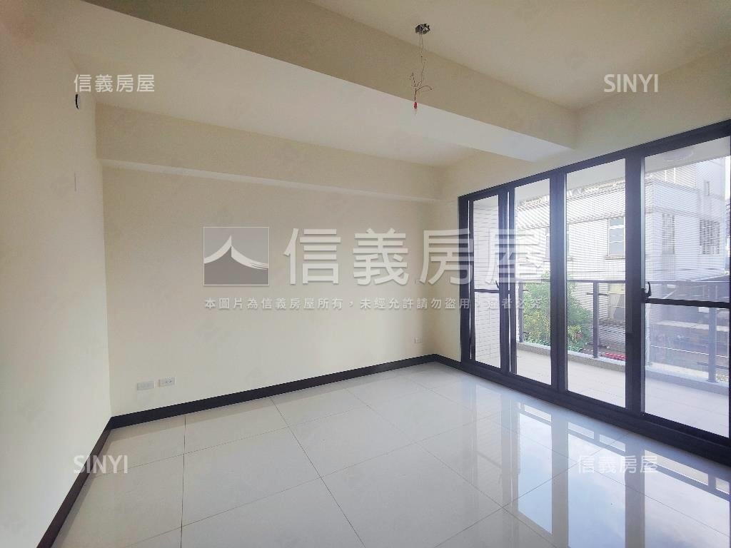新光商圈臨路電梯美墅房屋室內格局與周邊環境
