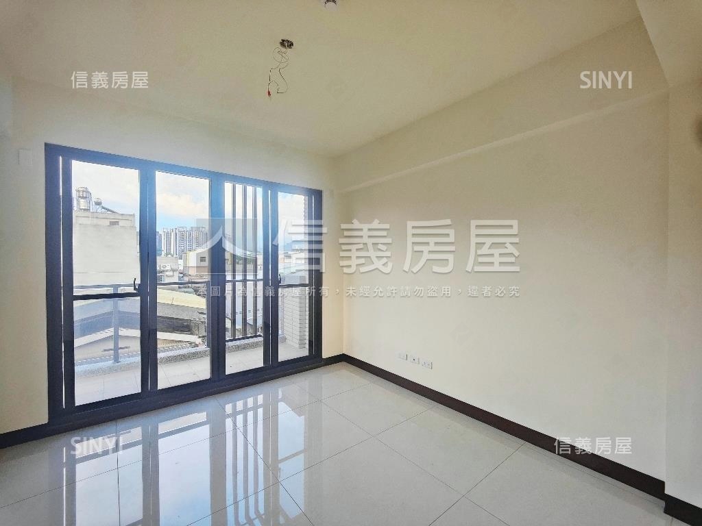 新光商圈臨路電梯美墅房屋室內格局與周邊環境