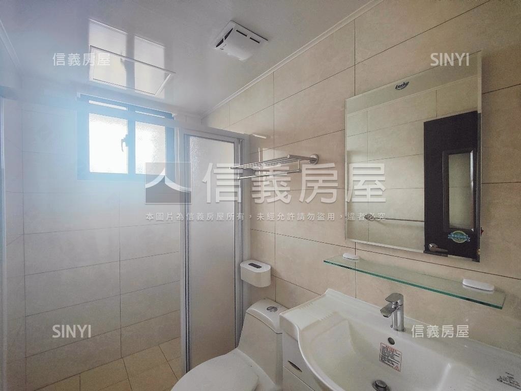 新光商圈臨路電梯美墅房屋室內格局與周邊環境