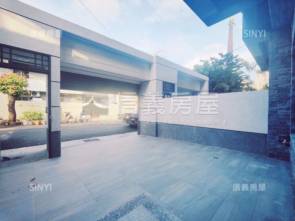 新光商圈臨路電梯美墅房屋室內格局與周邊環境