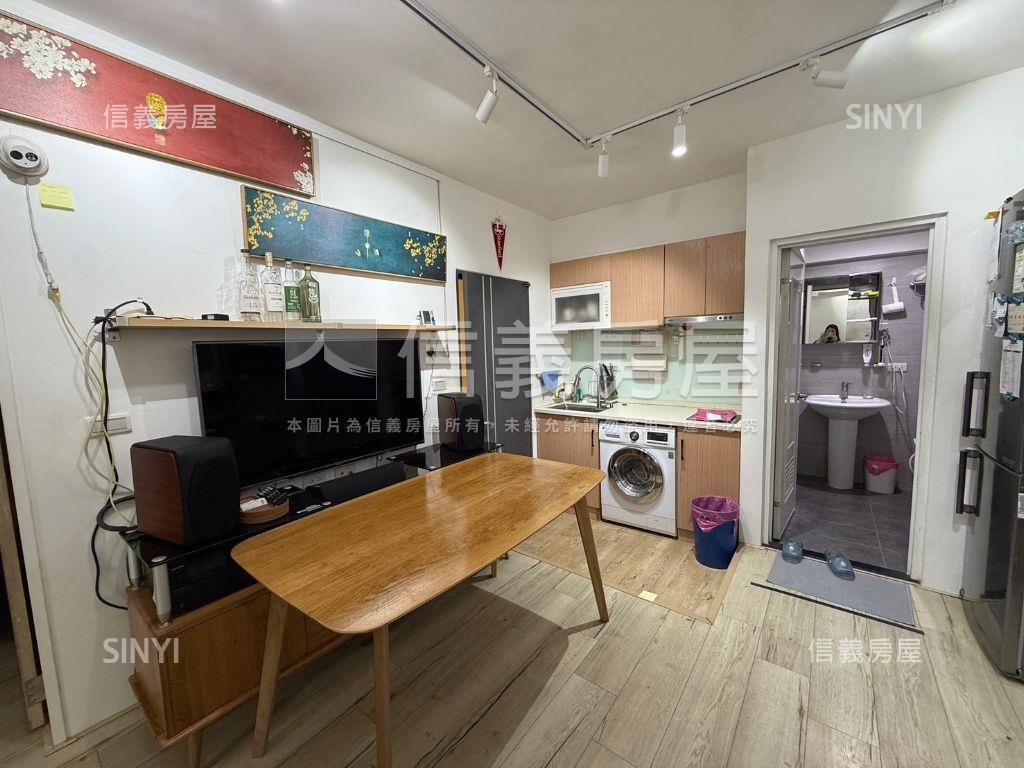 近未來捷運站收租公寓二樓房屋室內格局與周邊環境