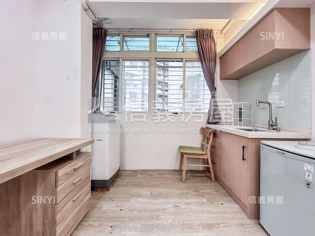 近未來捷運站收租公寓二樓房屋室內格局與周邊環境