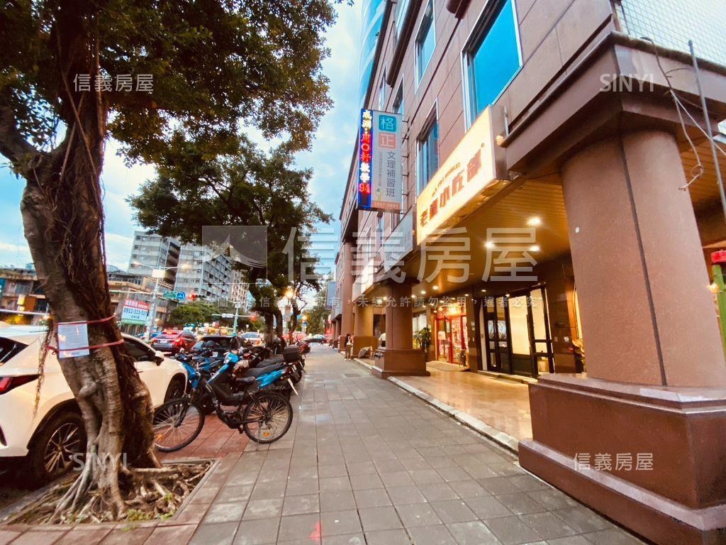民權西捷運挑高店面房屋室內格局與周邊環境