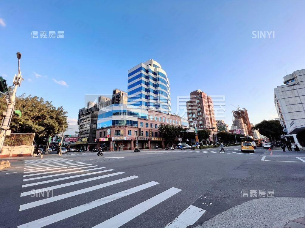 民權西捷運挑高店面房屋室內格局與周邊環境