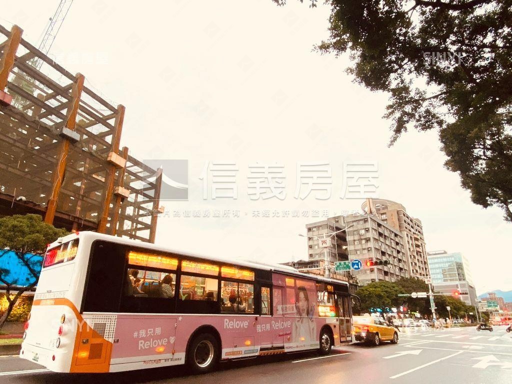 民權西捷運挑高店面房屋室內格局與周邊環境