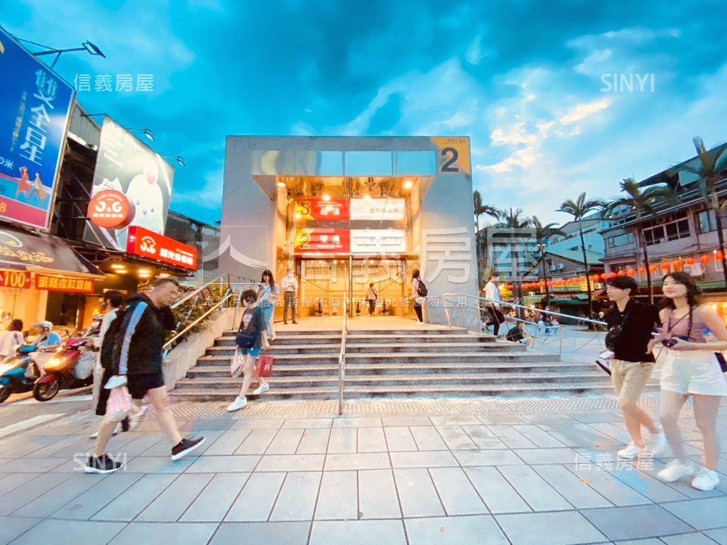 民權西捷運挑高店面房屋室內格局與周邊環境