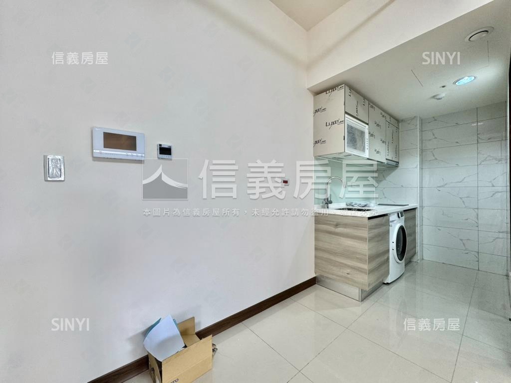 摩天１００全新兩房車位房屋室內格局與周邊環境