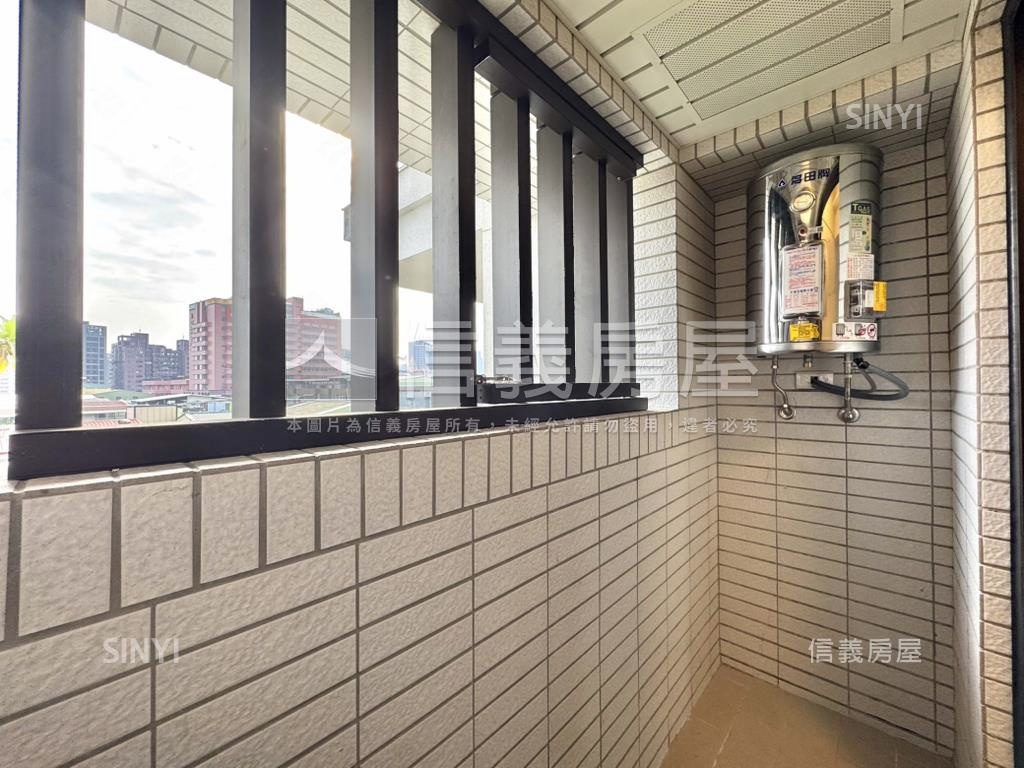 摩天１００全新兩房車位房屋室內格局與周邊環境