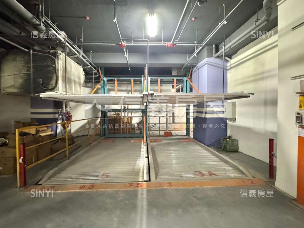 摩天１００全新兩房車位房屋室內格局與周邊環境