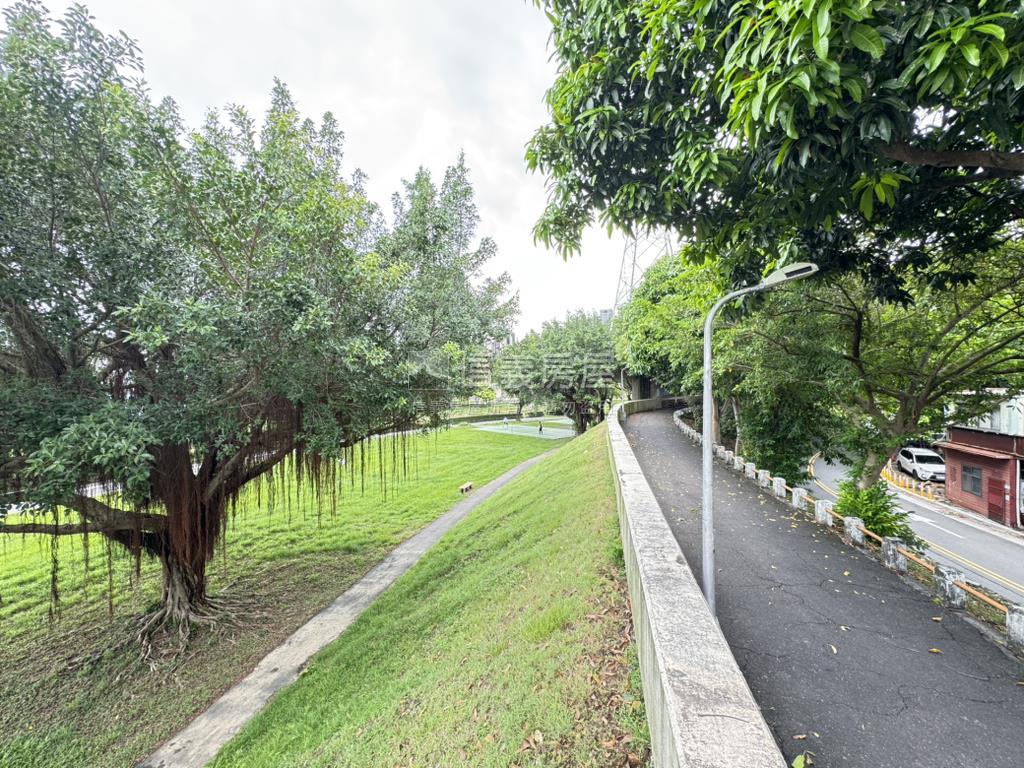 雙溪河畔雨聲美透天房屋室內格局與周邊環境