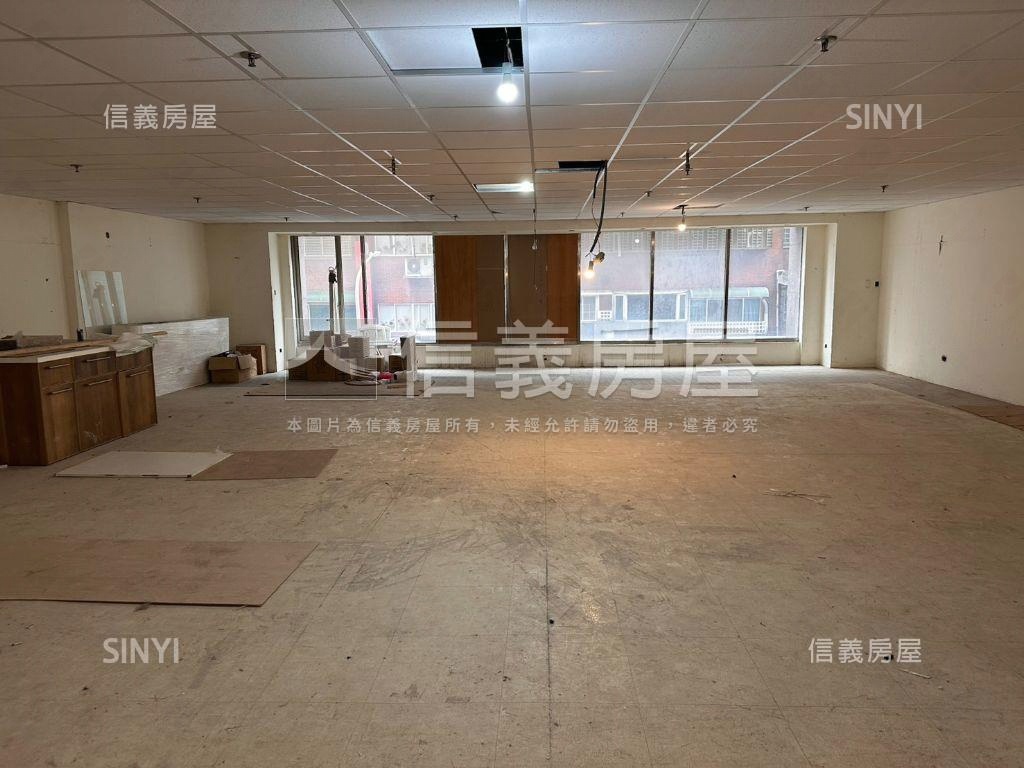 擎天雙星店鋪Ｂ房屋室內格局與周邊環境