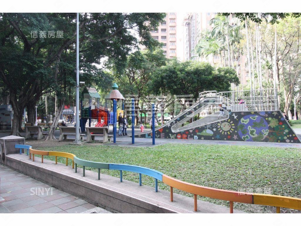 擎天雙星店鋪Ｂ房屋室內格局與周邊環境