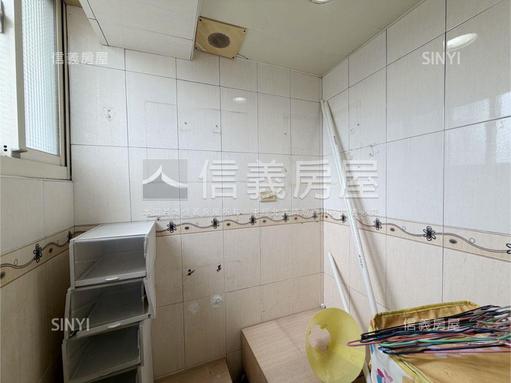 近萬大線捷運．裝潢美三房房屋室內格局與周邊環境