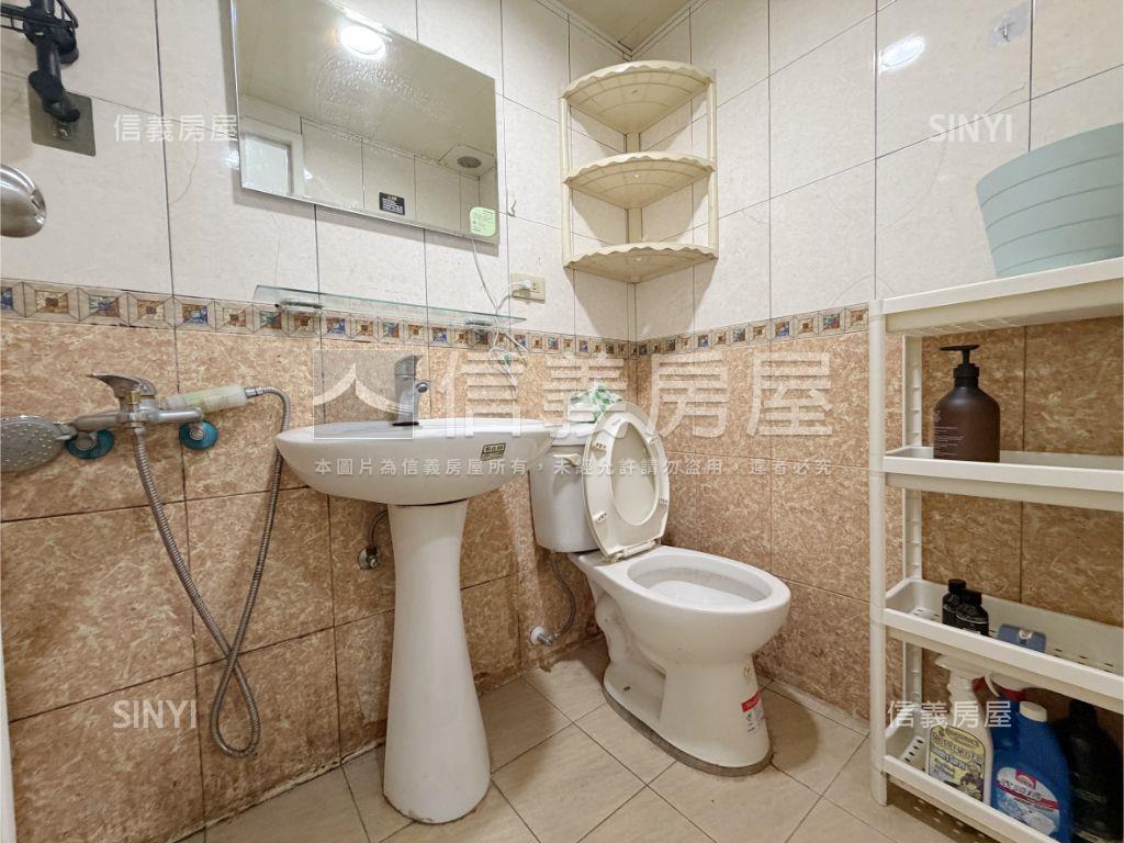 近萬大線捷運．裝潢美三房房屋室內格局與周邊環境
