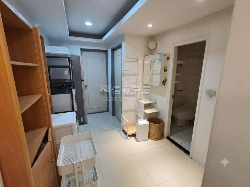 近南港展覽館電梯兩房房屋室內格局與周邊環境