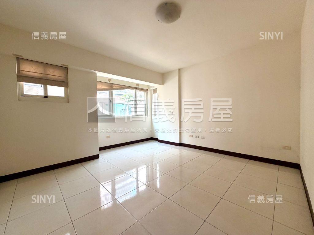 漫步南寮生活圈採光美墅房屋室內格局與周邊環境