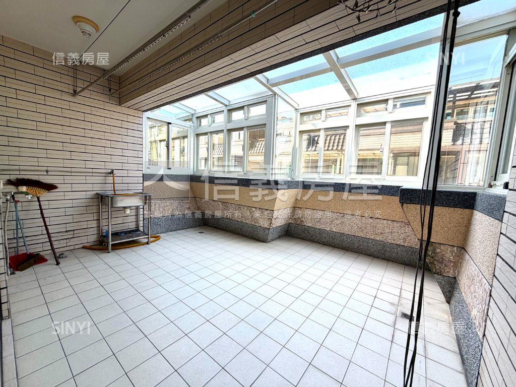 漫步南寮生活圈採光美墅房屋室內格局與周邊環境