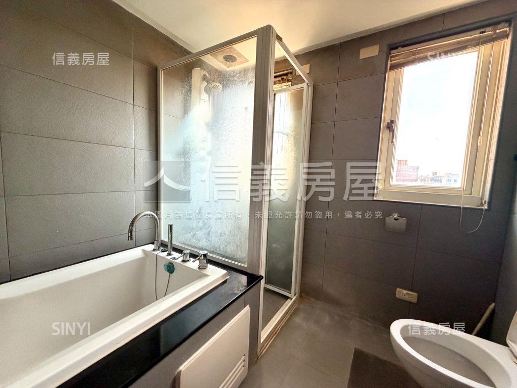 漫步南寮生活圈採光美墅房屋室內格局與周邊環境