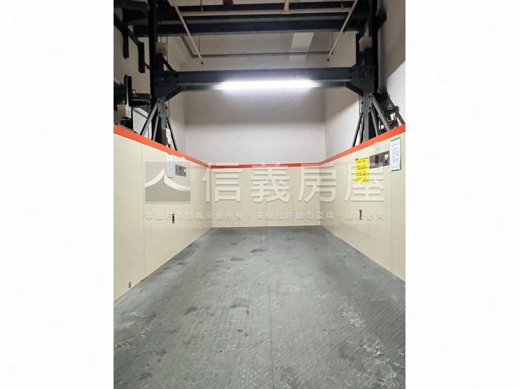 專任金璽邊間三房車位房屋室內格局與周邊環境