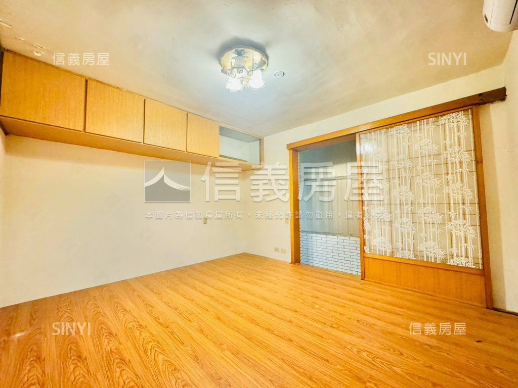 秀山三面採光美寓房屋室內格局與周邊環境