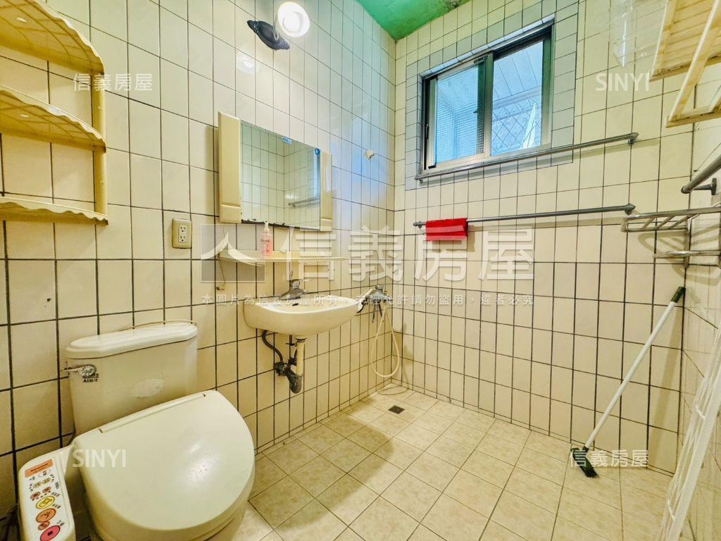 秀山三面採光美寓房屋室內格局與周邊環境