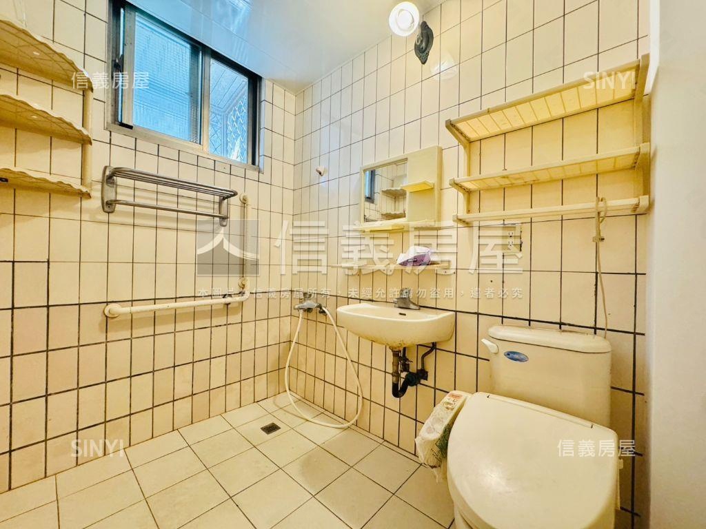 秀山三面採光美寓房屋室內格局與周邊環境