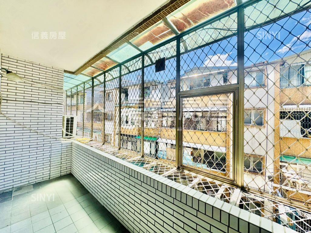 秀山三面採光美寓房屋室內格局與周邊環境