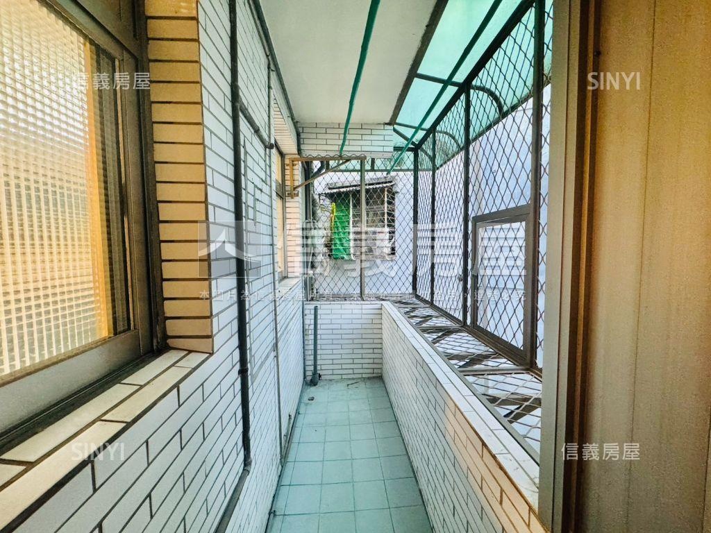 秀山三面採光美寓房屋室內格局與周邊環境