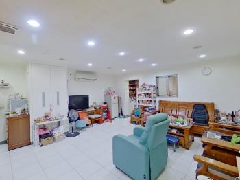 延峯街一樓大空間