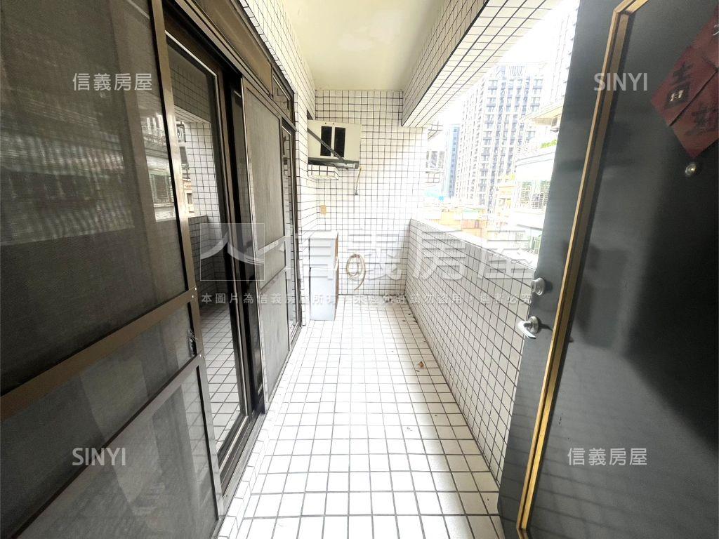 蟠龍大地三房車位房屋室內格局與周邊環境