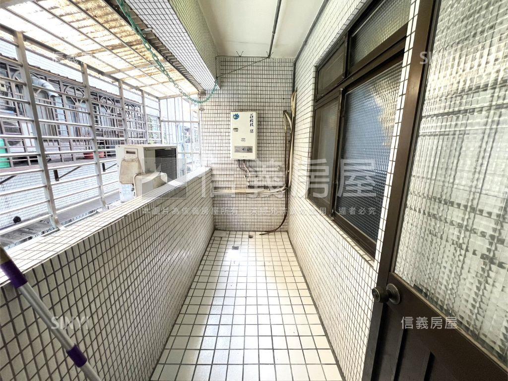 蟠龍大地三房車位房屋室內格局與周邊環境