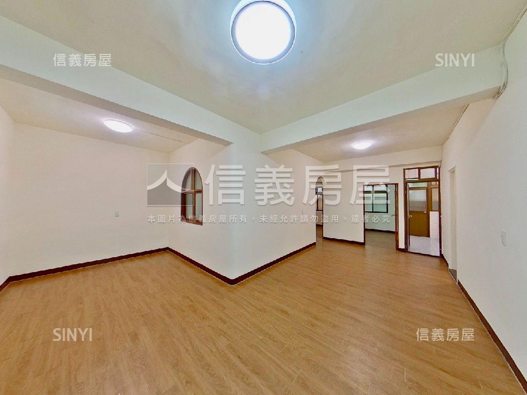 府中方正靜謐的窩房屋室內格局與周邊環境