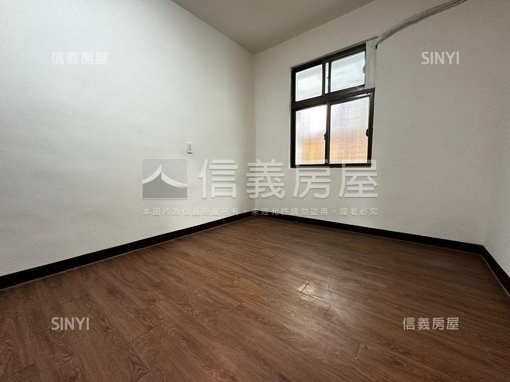 府中方正靜謐的窩房屋室內格局與周邊環境