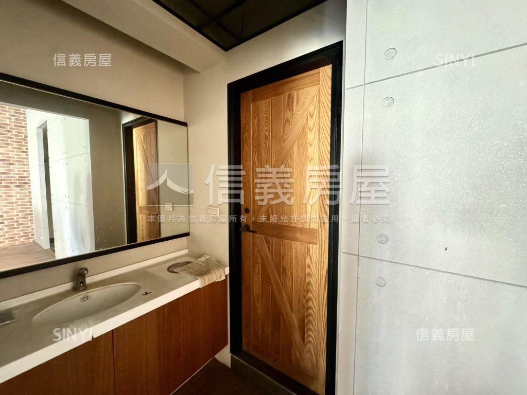 專任南屯低總價店面房屋室內格局與周邊環境
