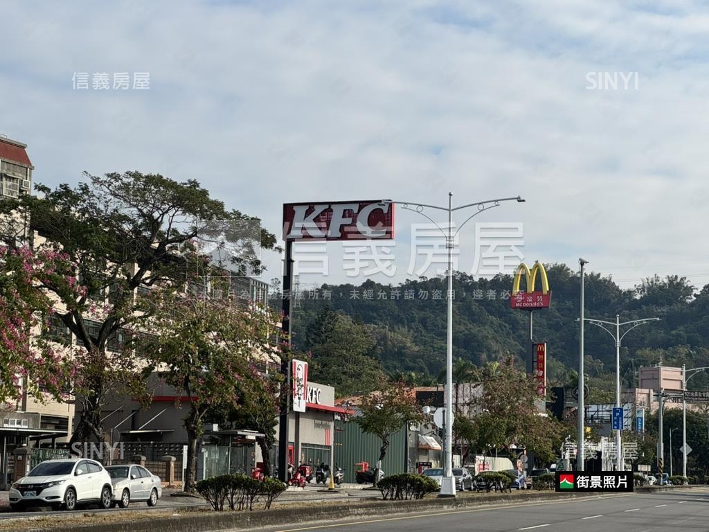 專任震後臨路店住附平車位房屋室內格局與周邊環境