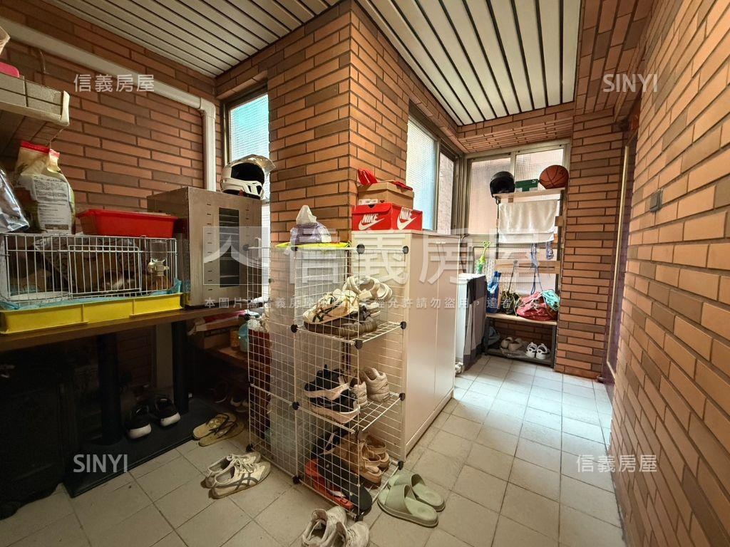 賴厝學區衛道大第３房車位房屋室內格局與周邊環境