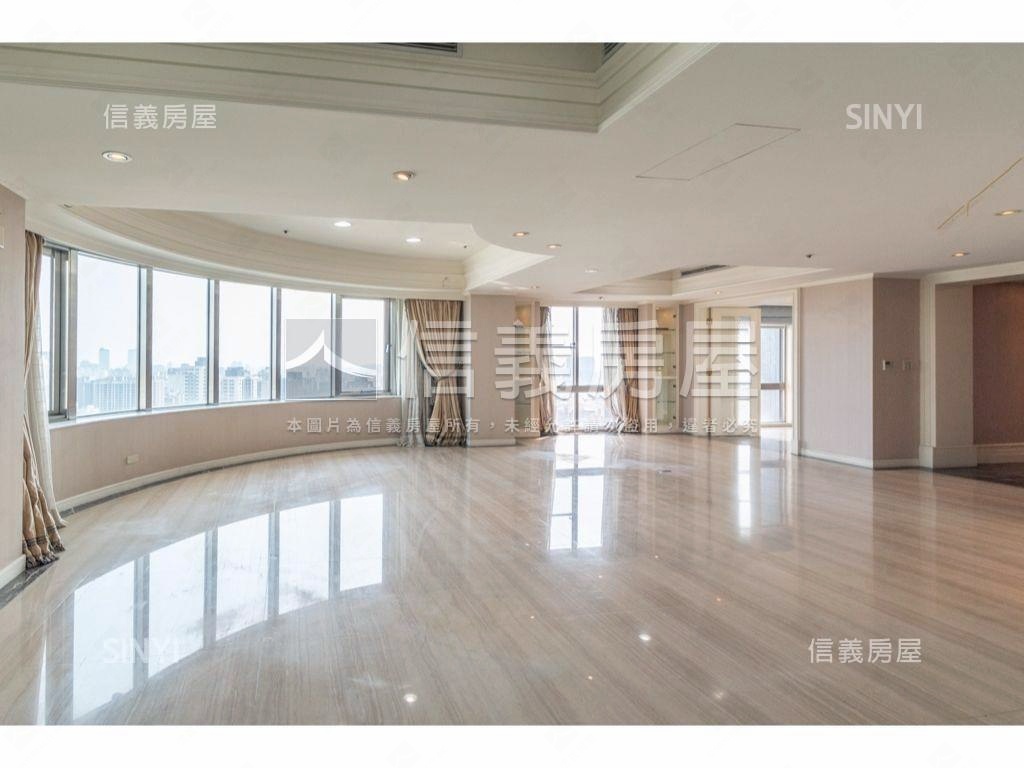 鄉林雲頂４大套房。帝王戶房屋室內格局與周邊環境