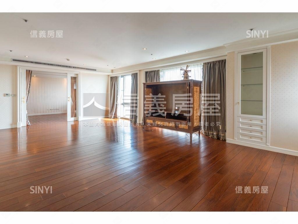 鄉林雲頂４大套房。帝王戶房屋室內格局與周邊環境
