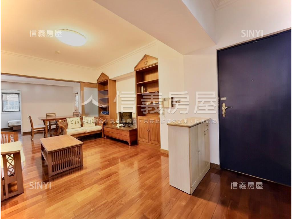 城堡花園好採光三房車位房屋室內格局與周邊環境