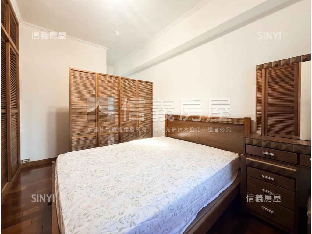 城堡花園好採光三房車位房屋室內格局與周邊環境