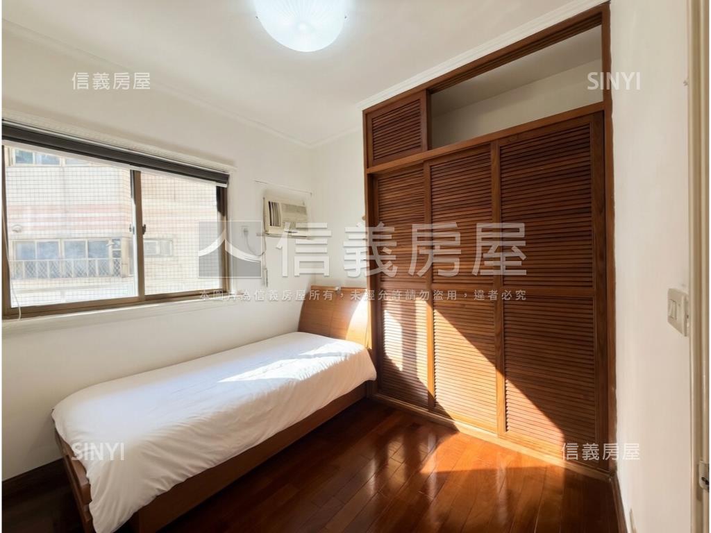 城堡花園好採光三房車位房屋室內格局與周邊環境