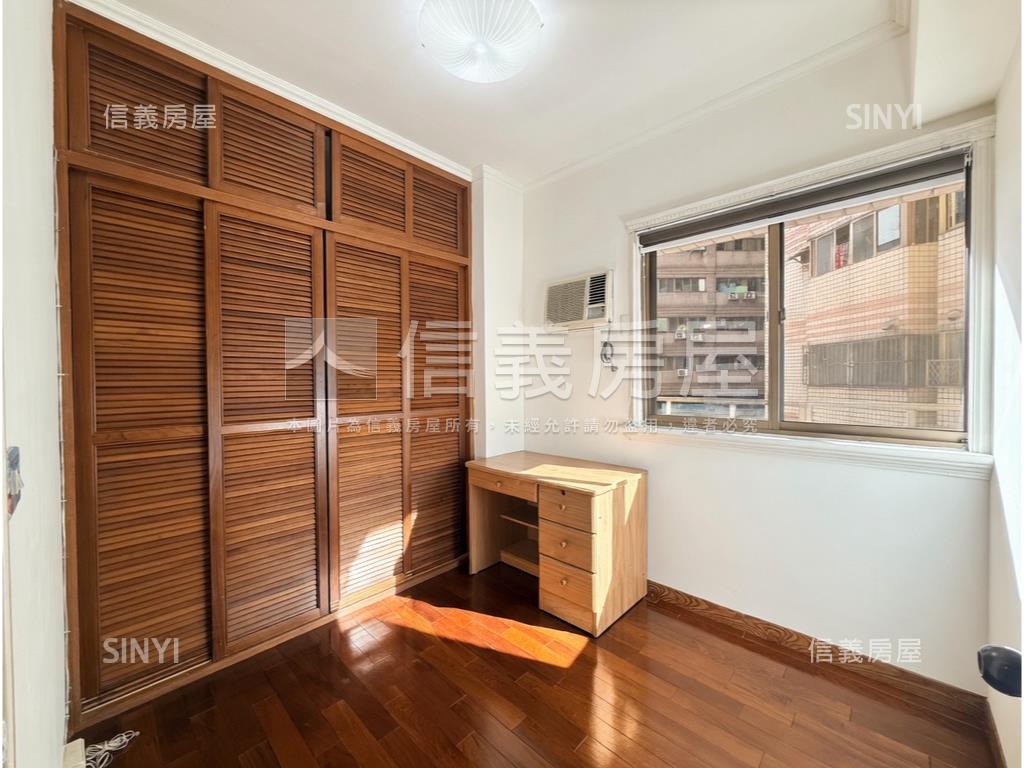 城堡花園好採光三房車位房屋室內格局與周邊環境