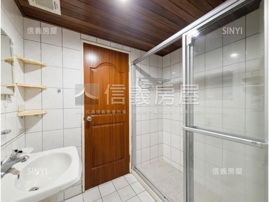 城堡花園好採光三房車位房屋室內格局與周邊環境